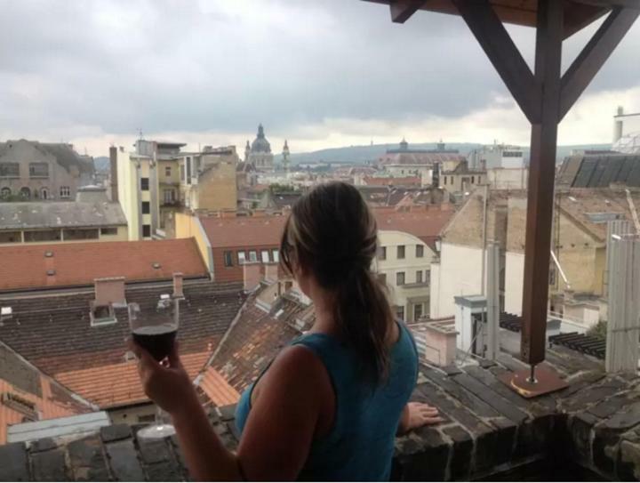 Holiday On Top City Center Budapest Esterno foto