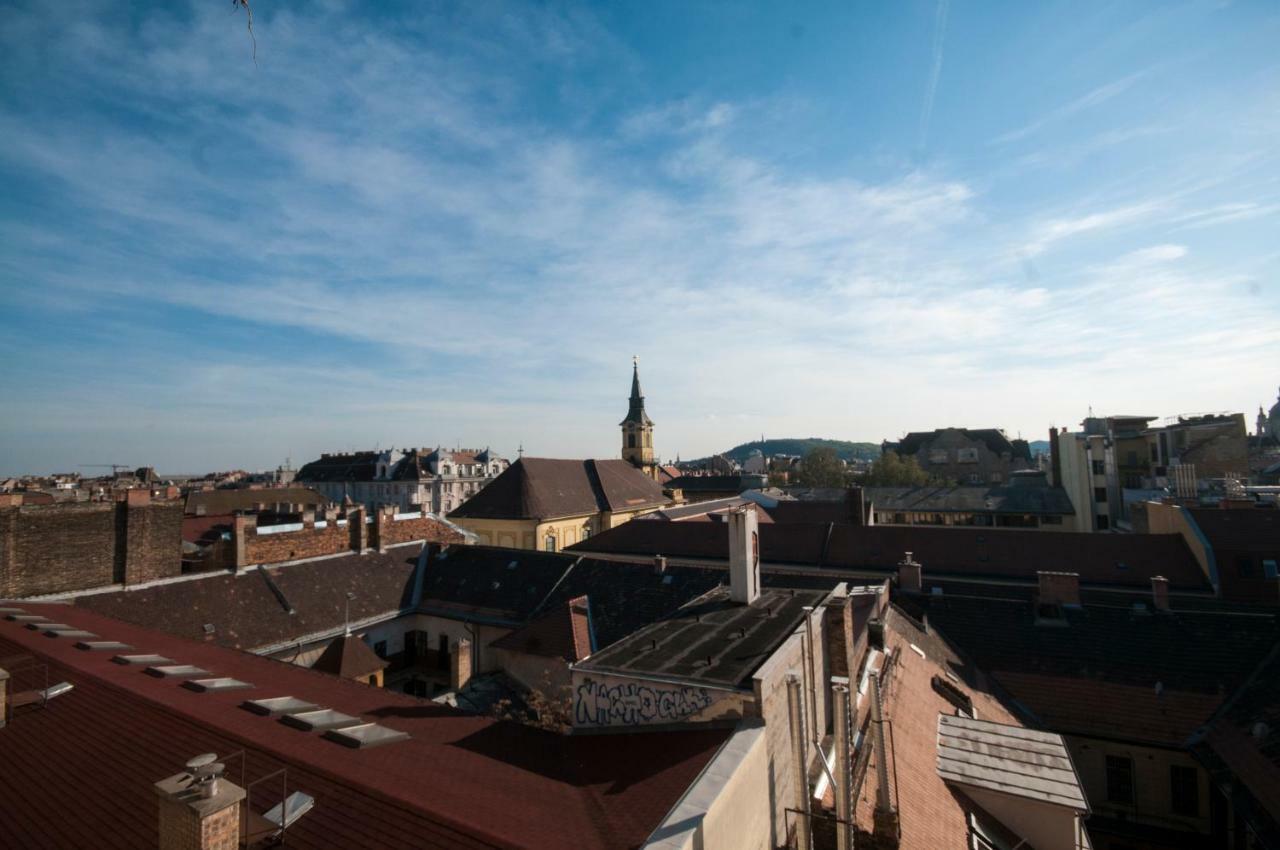 Holiday On Top City Center Budapest Esterno foto